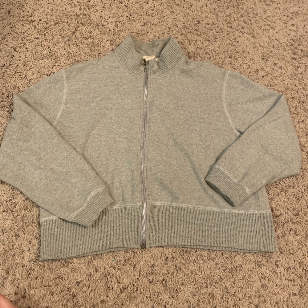 Neiman Marcus Light Grey Sweater